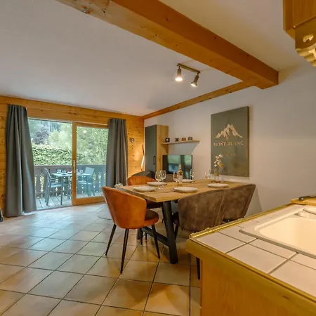 Le Parc Du Mont Blanc - Happy *